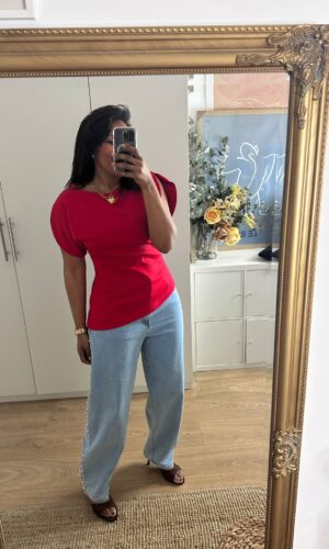 Camiseta Rebeca roja